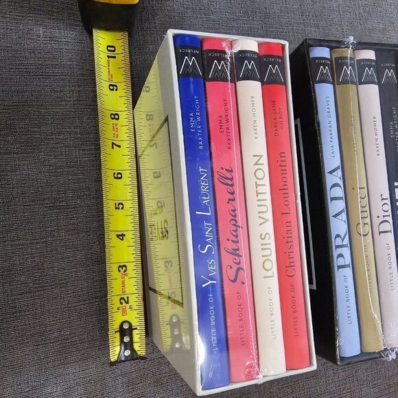 Little Guides To Style-Historical Review Of Four Fashion Icons-2 Sets Of Books - Picture 8 of 12